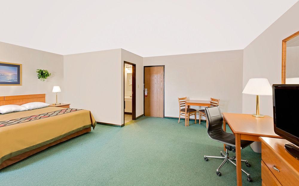 Super 8 By Wyndham Keokuk Hotell Exteriör bild