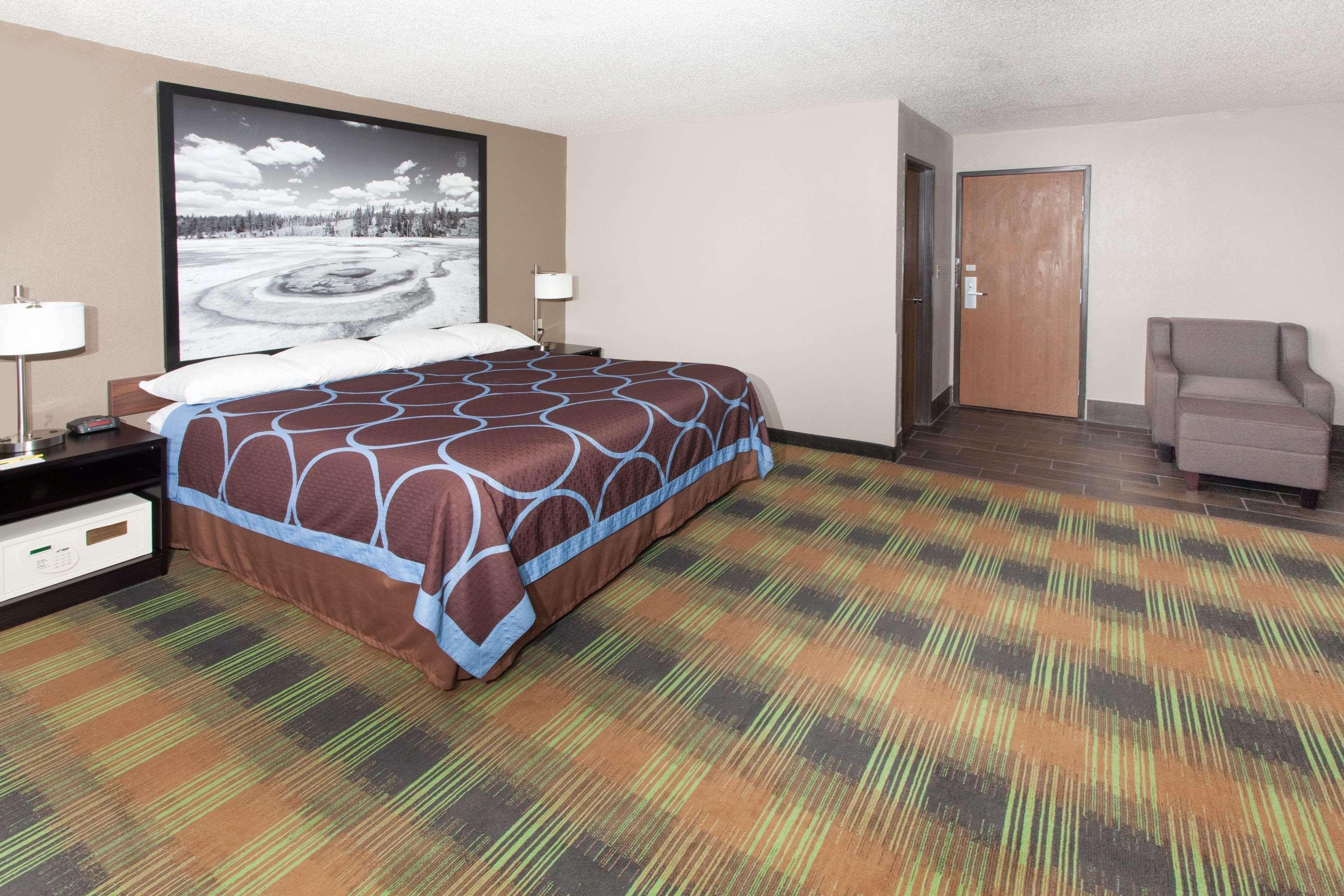 Super 8 By Wyndham Keokuk Hotell Exteriör bild